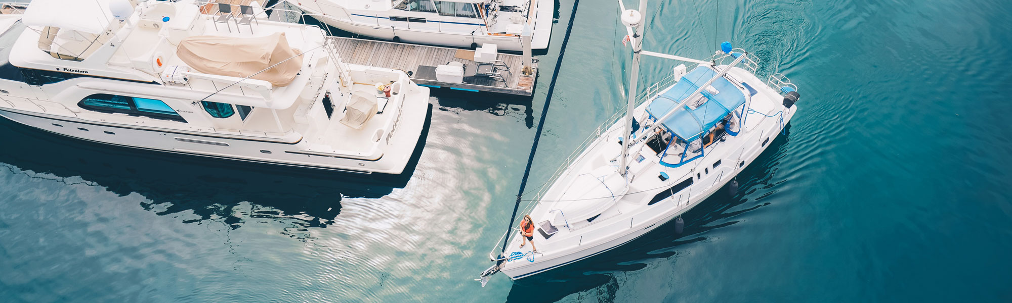 Boat coming into boat dock